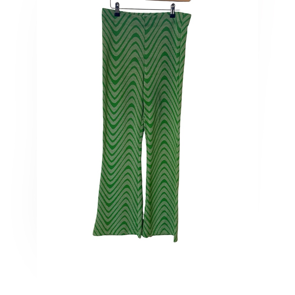 Urban Outfitters Green and White Patterned Flare Pants - Picture 2 of 6